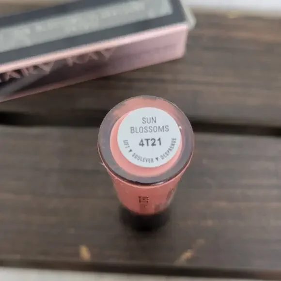 Mary Kay Sun Blossoms Nourishine Plus Lip Gloss - Picture 3 of 4